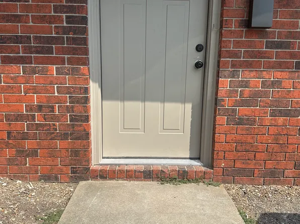 432 Cook St #B4, Piggott, AR 72454