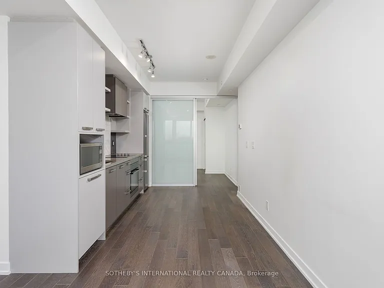 1830 Bloor St W #716 — Photo 3