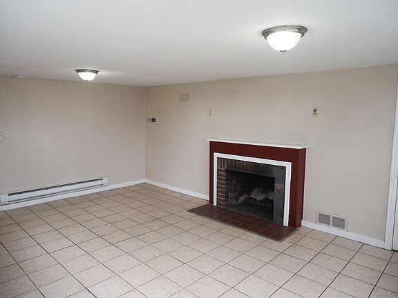 4th image of 4121 W D St