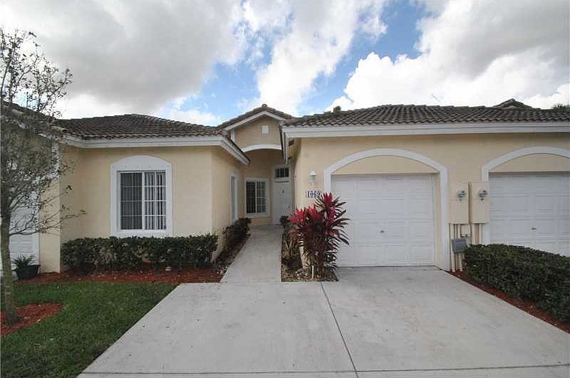 1st image of 1069 SW 42nd Ave