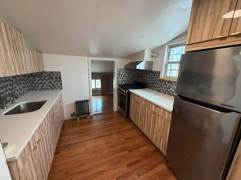 1st image of 14-19 Astoria Blvd #3
