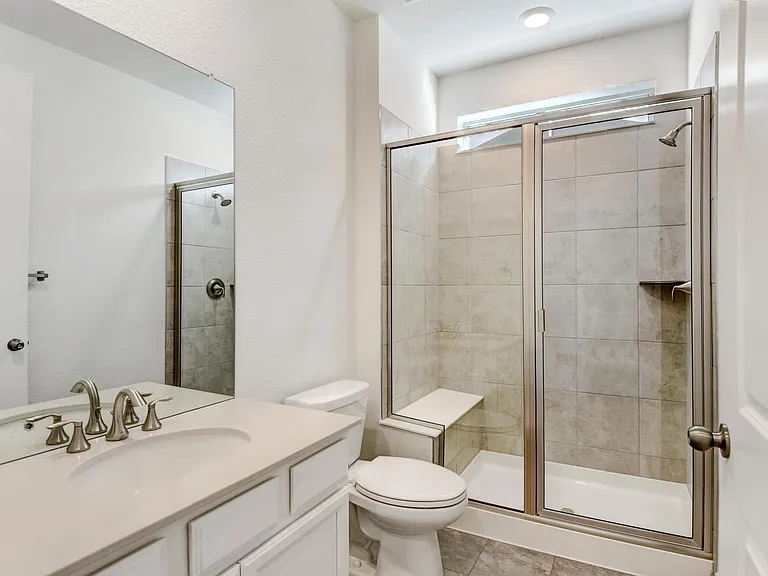 12915 Bay St — Photo 5