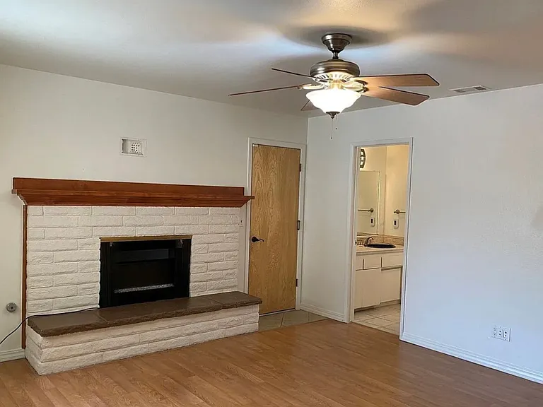 272 Walnut St — Photo 9