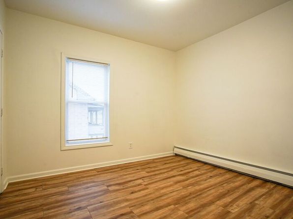 70-72 Walnut St UNIT 2R, Chicopee, MA 01020