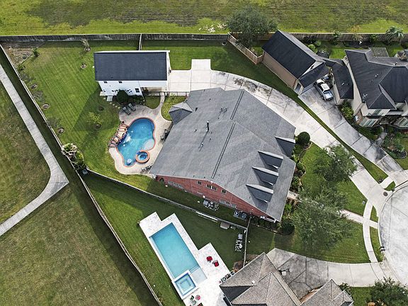 2nd image of 505 Southfield Dr