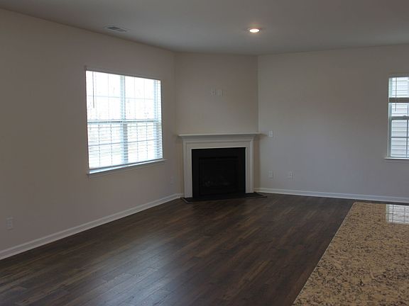 4th image of 8105 Clairwood Dr