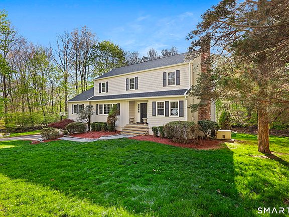 3rd image of 79 Pipers Hill Road