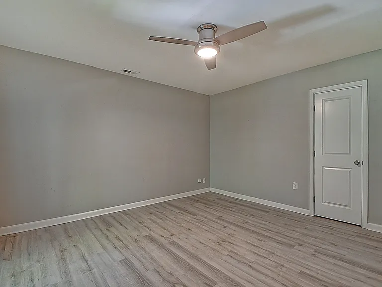 1107 Jefferson Ave #B — Photo 10