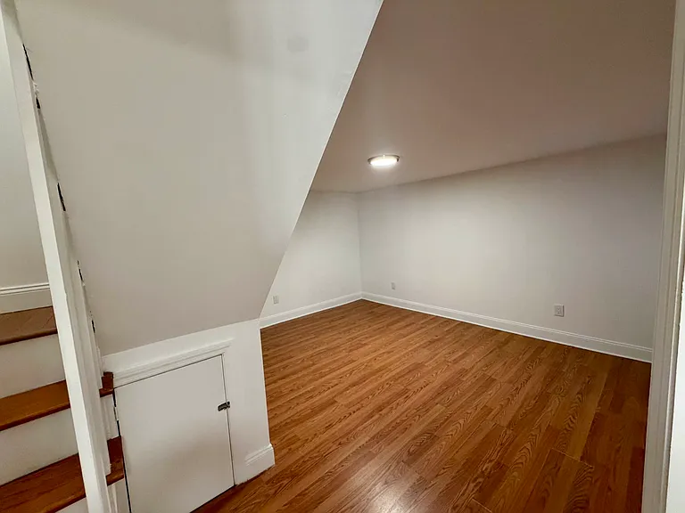 216 E 28th St #2DR — Photo 6