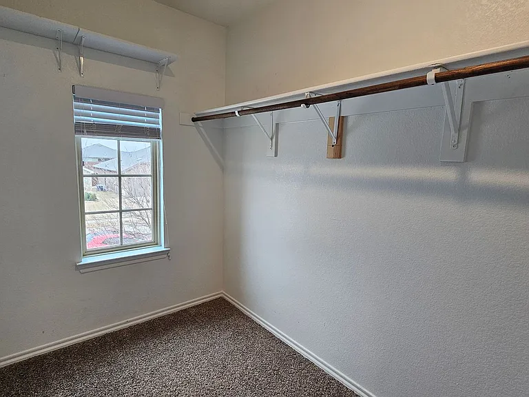 813 Fueller Dr — Photo 34