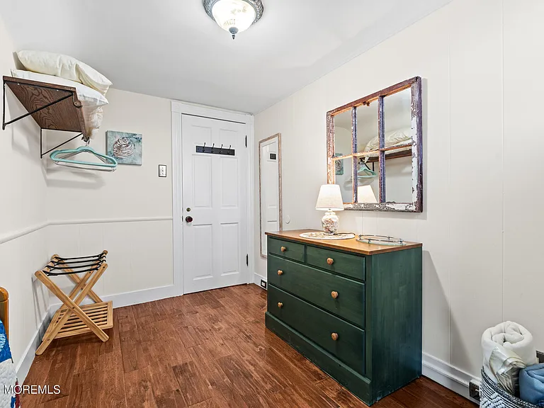 75 Webb Ave #UPPER -WEEKLY — Photo 36