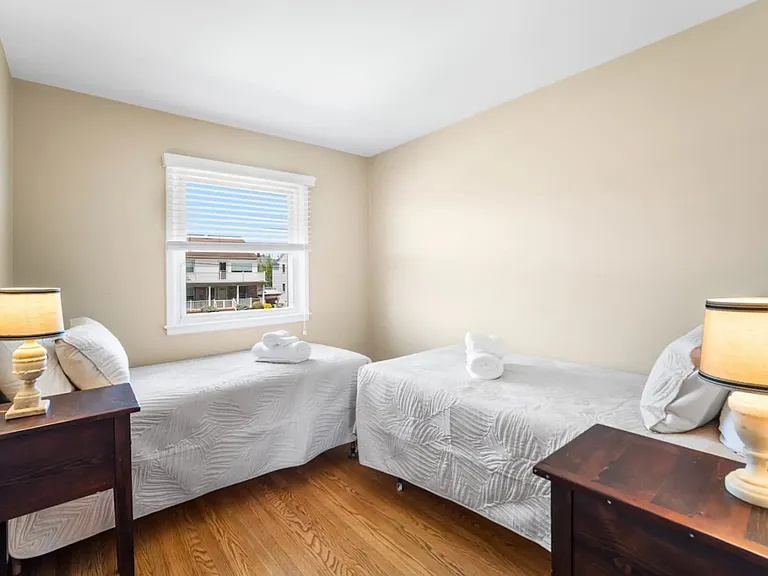 7106 Ventnor Gardens Plz — Photo 6