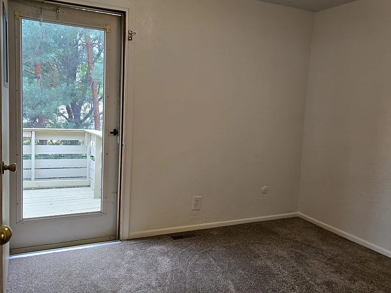 11657 Lincoln St — Photo 18
