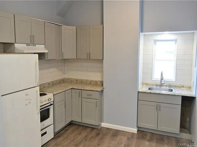 223 Scherer Blvd #3
