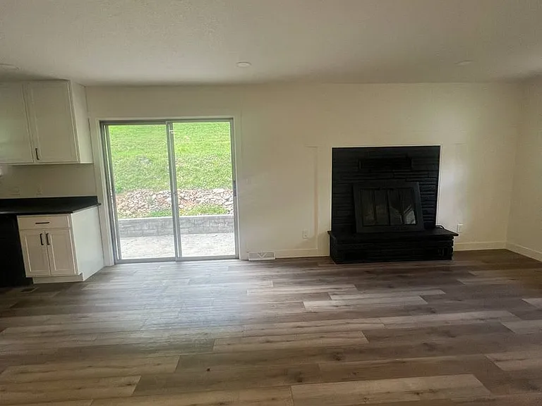 222 Valley St — Photo 4