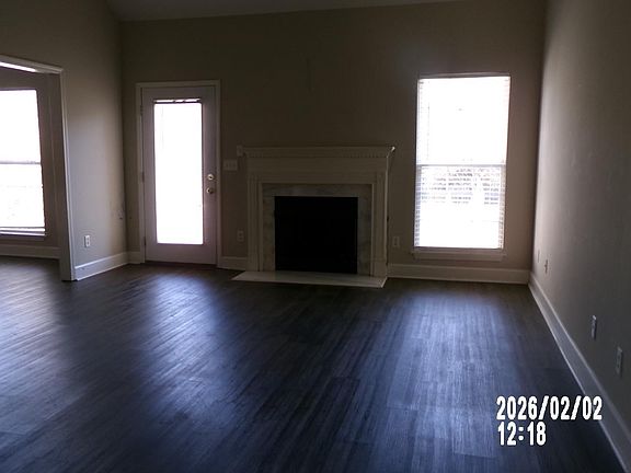 4th image of 233 Fairview Cir