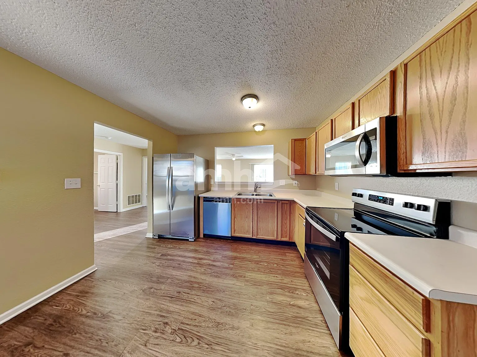 3 bed, 2.0 bath, 1248 sqft, $1,825 — Photo 3