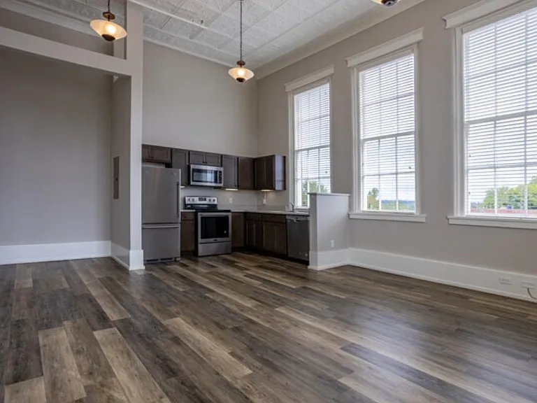 Knox High Apartments — Photo 5