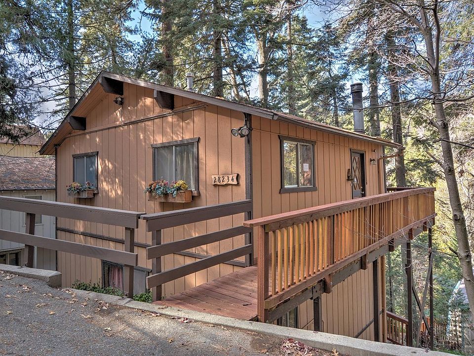 1st image of 28234 Larchmont Ln