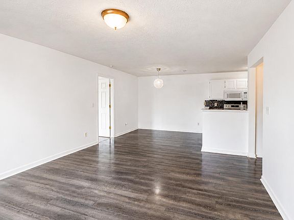 5th image of 10212 Crossbow Ct APT 1
