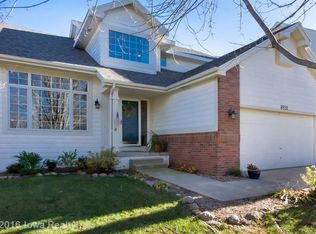 8928 Highland Oaks Dr, Johnston, IA 50131