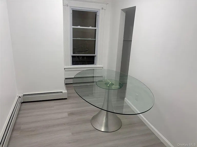 130 Wickham Ave — Photo 3
