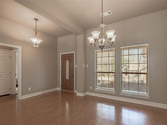 5th image of 249 Broadmoor Dr