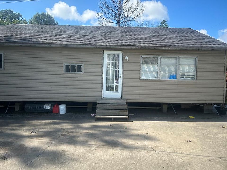 1st image of 166 Geranium Dr