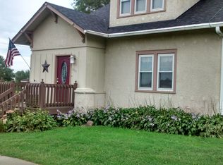 208 4th St, Shambaugh, IA 51651