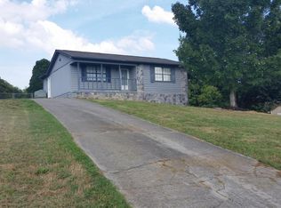 302 Snodderly Dr, Lenoir City, TN 37771