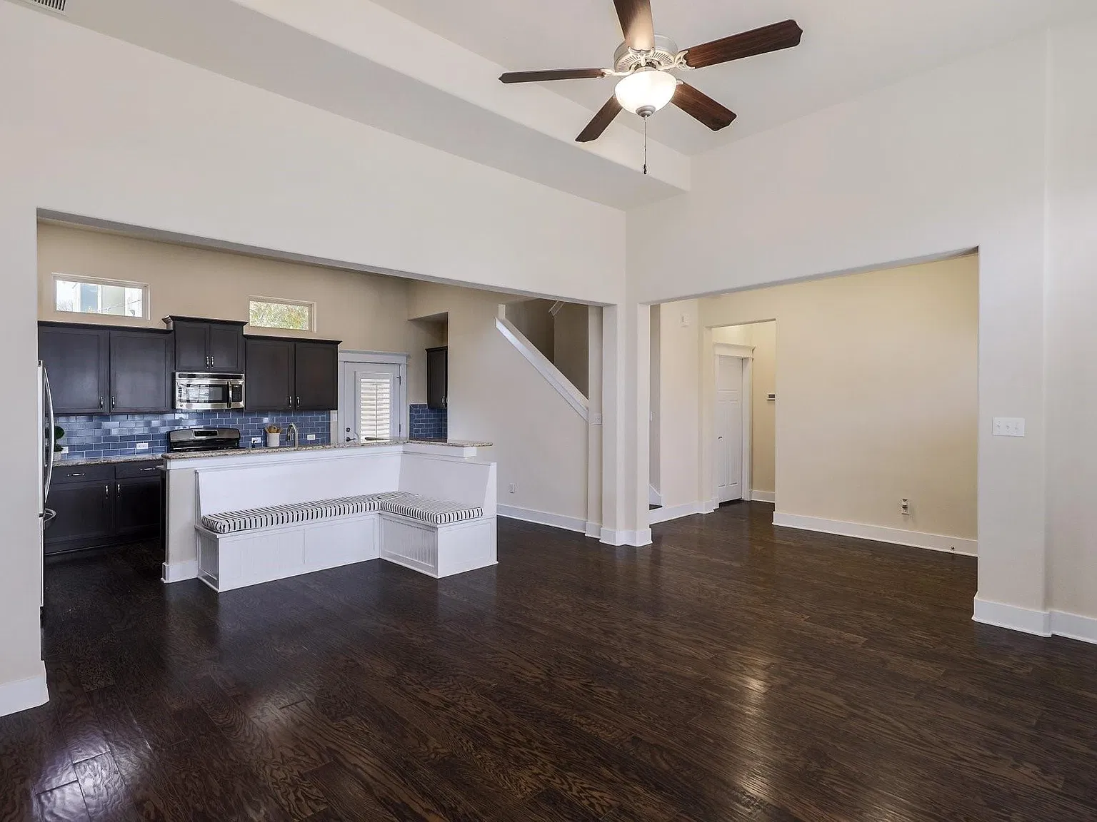 2 bed, 2.5 bath, 1886 sqft, $2,395 — Photo 4