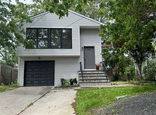 31 Whitestone Rd, Sound Beach, NY 11789
