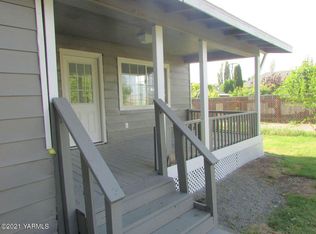 413 N D St, Toppenish, WA 98948