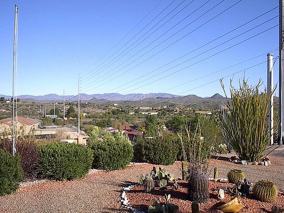 4th image of 516 N Mariposa Dr
