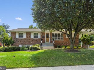 4101 Locust Ln, Fairfax, VA 22030