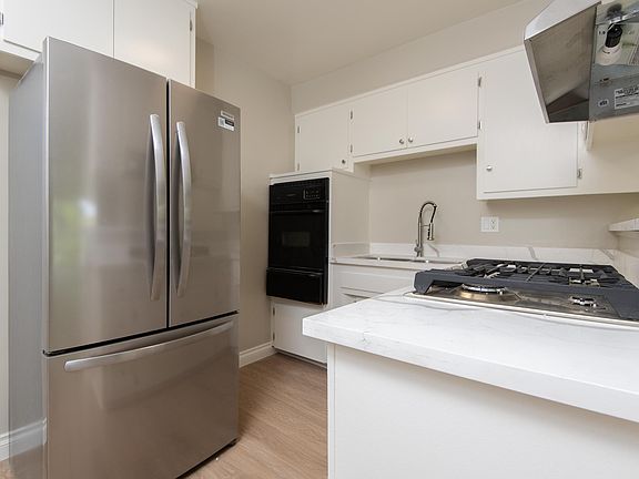 4th image of 1906 S Shenandoah St APT 10