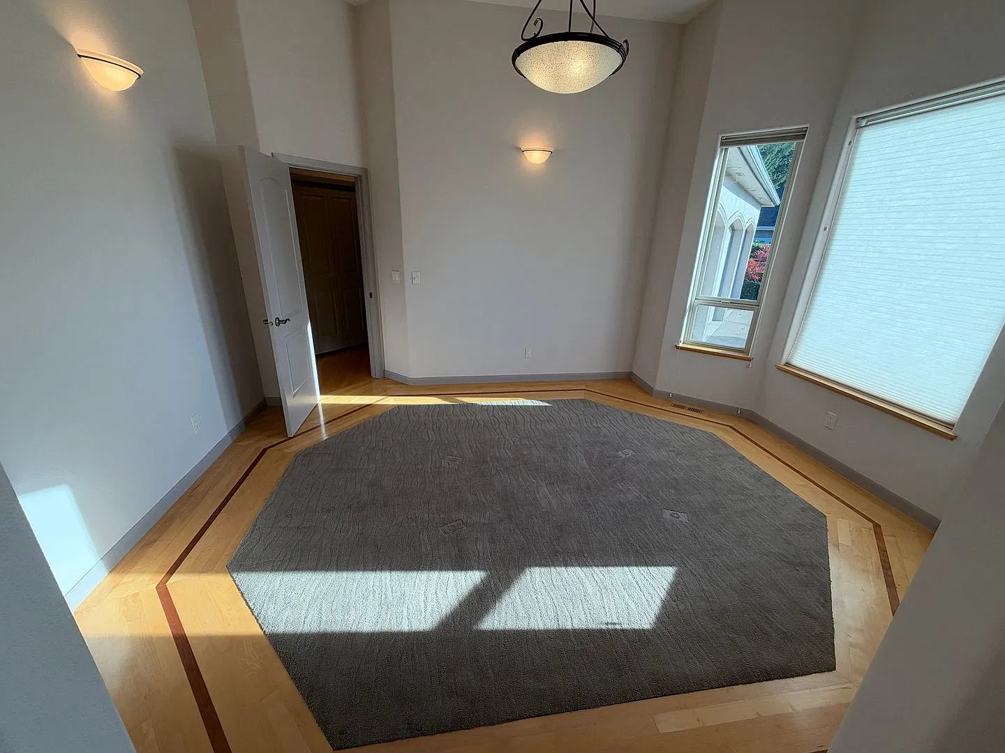 Huge 3 bed, Office, 2.5 Bath — Photo 3