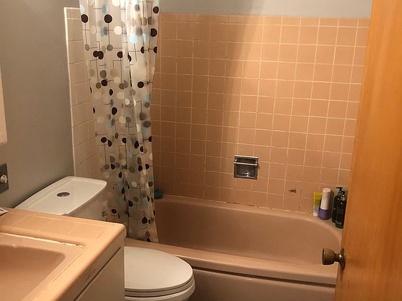 2nd image of 4006 Pasadena Pl NE APT 3