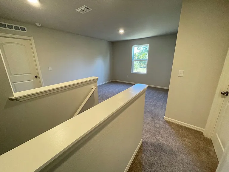 1630 Tench Ct — Photo 8