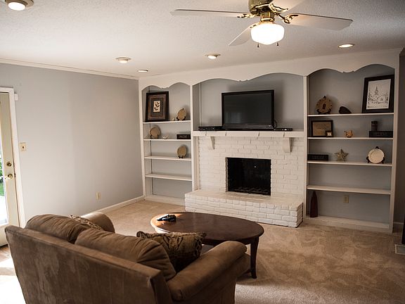2nd image of 8319 Scarsdale Ct
