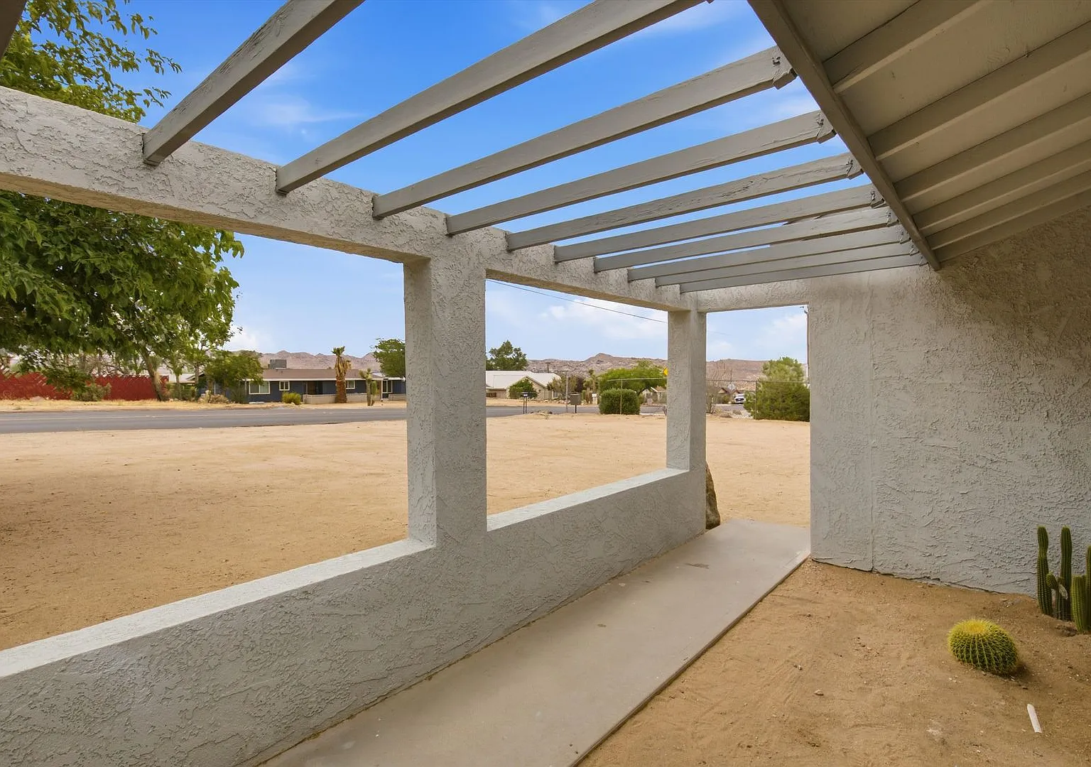 Newly Remodeled/Updated 3 bedroom 2 bathroom home!! — Photo 4
