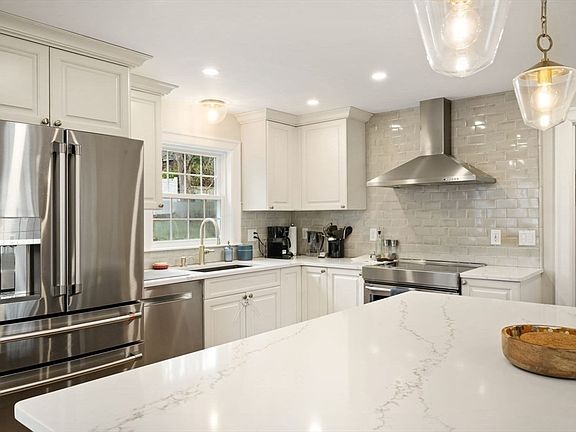 5th image of 62 Sycamore Rd