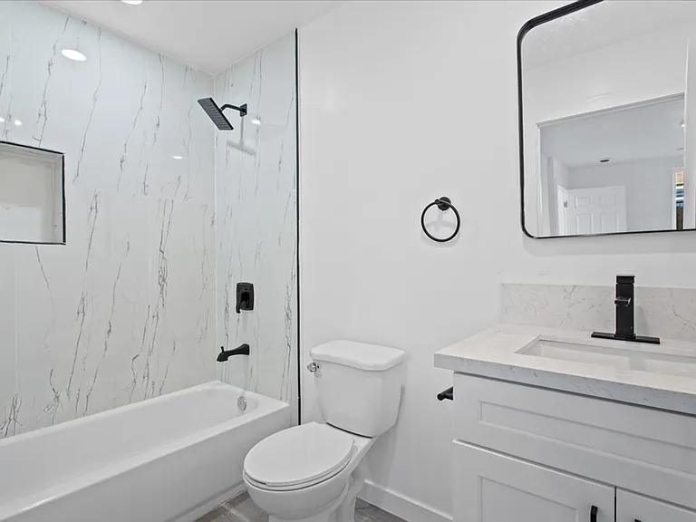Luxury Brand New 2026 3 Bedroom Units — Photo 16