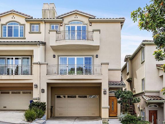 2nd image of 807 La Montagne Pl