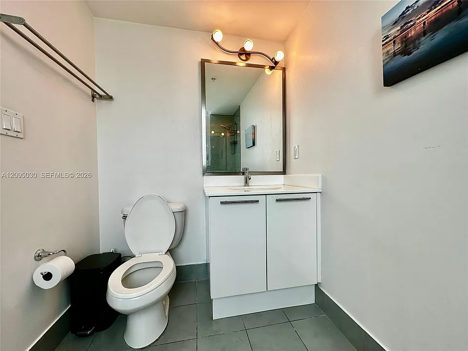92 SW 3rd St #4905