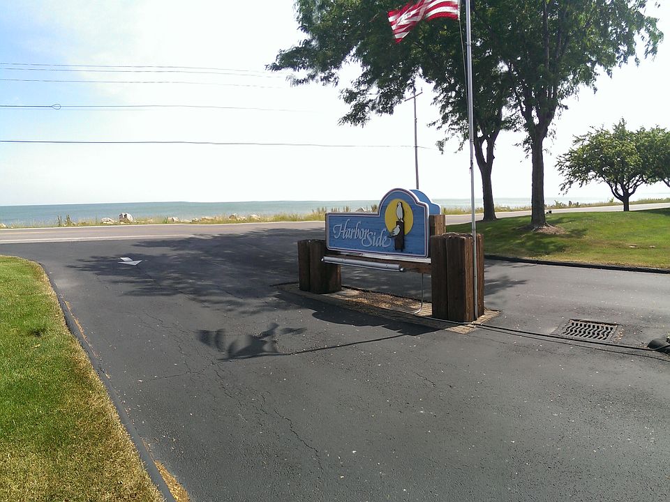 1st image of 509 W Lakeshore Dr #10