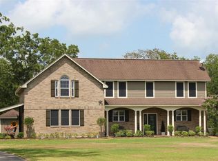 514 Winchester Trl, Angleton, TX 77515