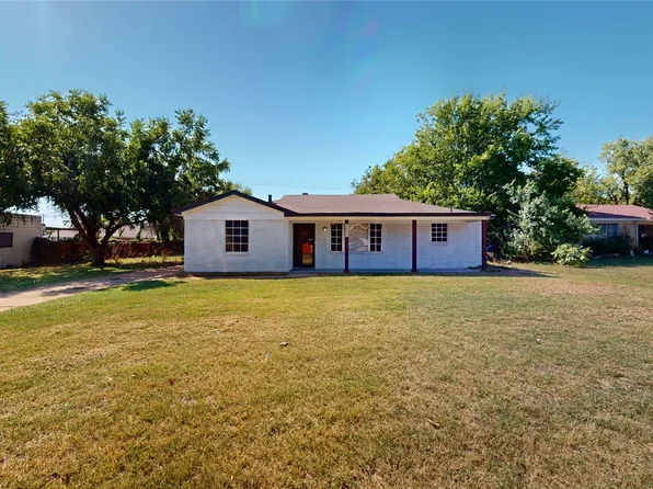 3801 Caddo Trl, Lake Worth, TX 76135