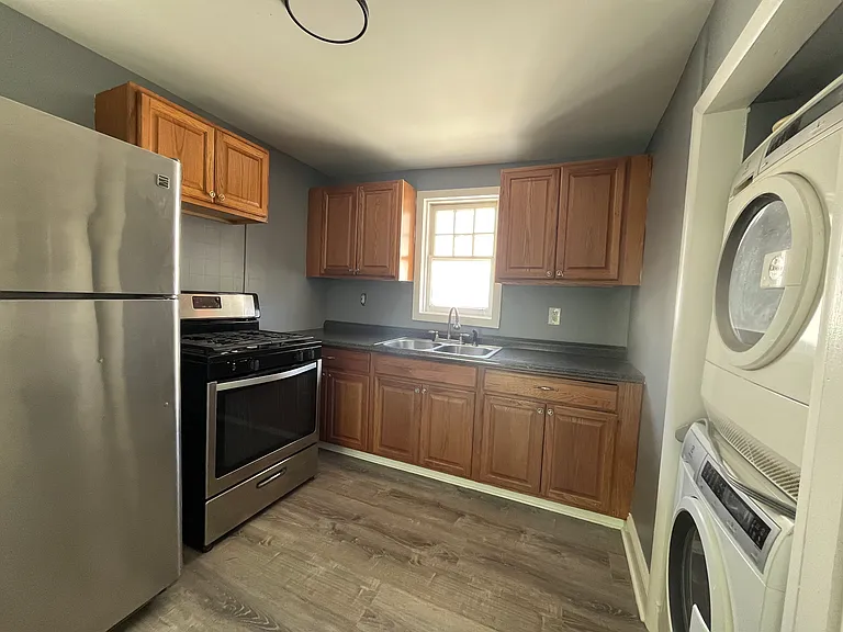 683 State St #1 — Photo 5