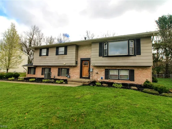 4775 Logan Arms Dr, Youngstown, OH 44505